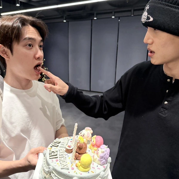 充满粉丝爱意的都暻秀 (D.O.)人气照片