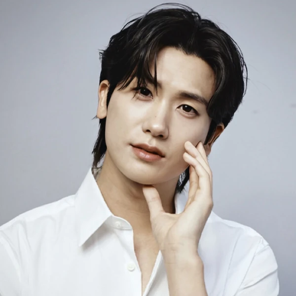 Popular photo full of fans’ love for Park Hyungsik