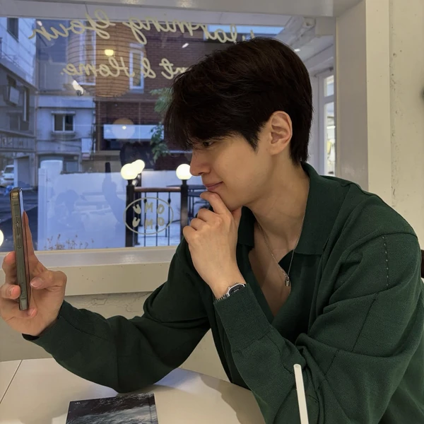 The most loved look of Kang Youseok today