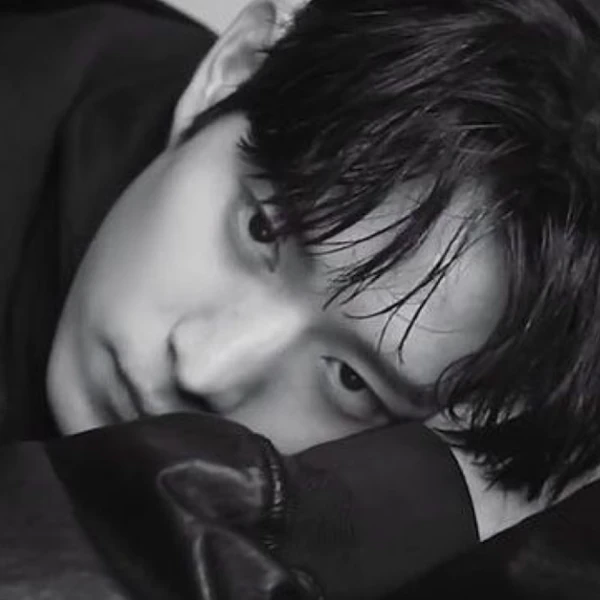 The most loved look of Kim Youngdae today