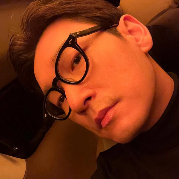 Popular photo full of fans’ love for Cho Seungwoo 