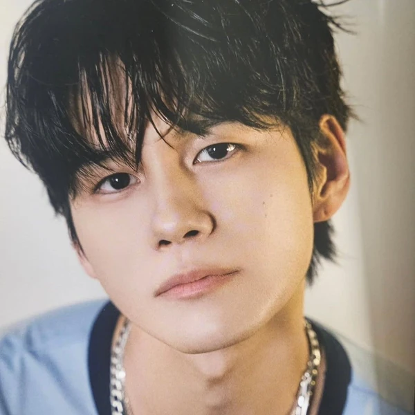 Foto populer Ong Seongwu yang penuh cinta dari penggemar