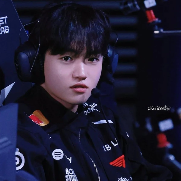 粉丝喜爱的Keria人气头像照片