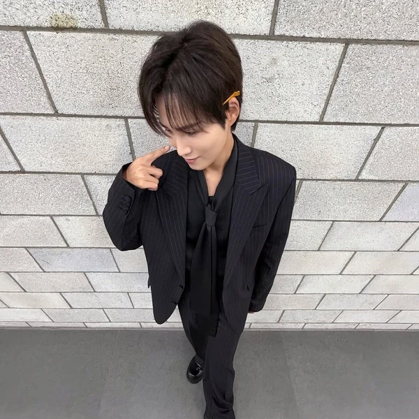 充满粉丝爱意的金熙栽人气照片