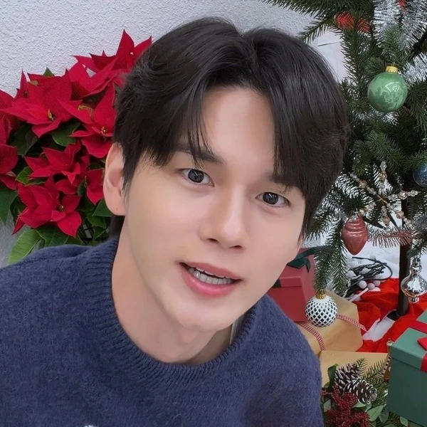 Foto populer Ong Seongwu yang penuh cinta dari penggemar