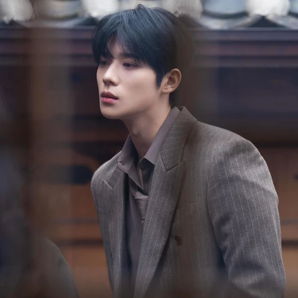 The most loved look of Moon Sangmin today