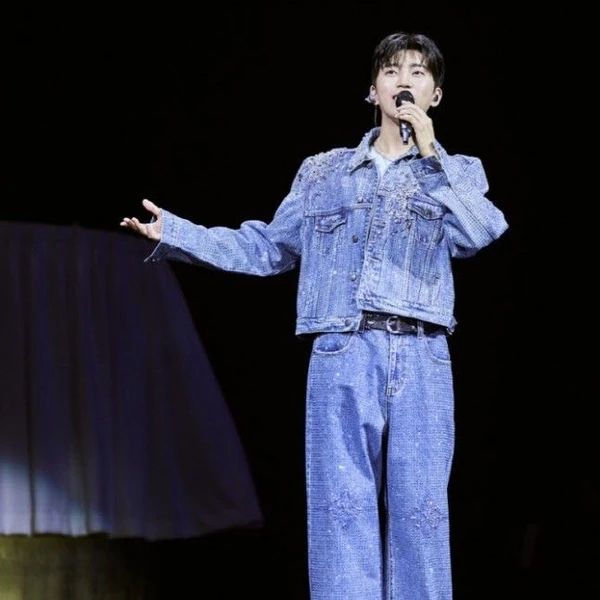 Foto populer Lim Youngwoong yang penuh cinta dari penggemar