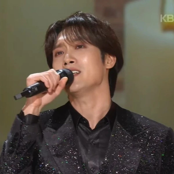 The most loved look of Choi Woojin today