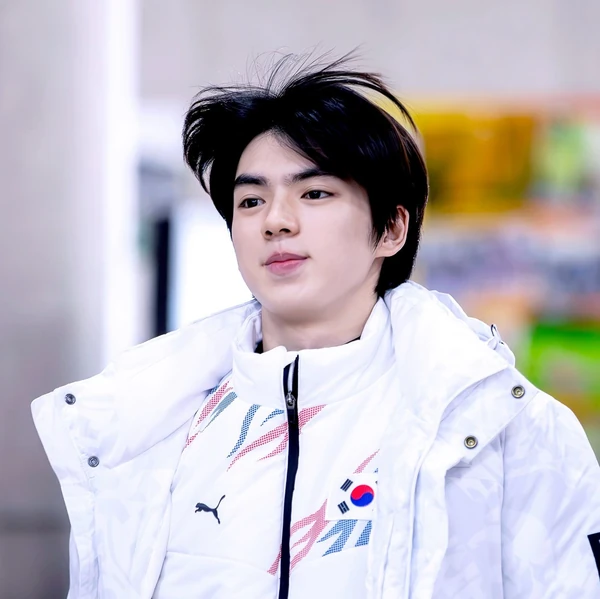 Cha Junhwan社群中最受歡迎的橫幅貼文