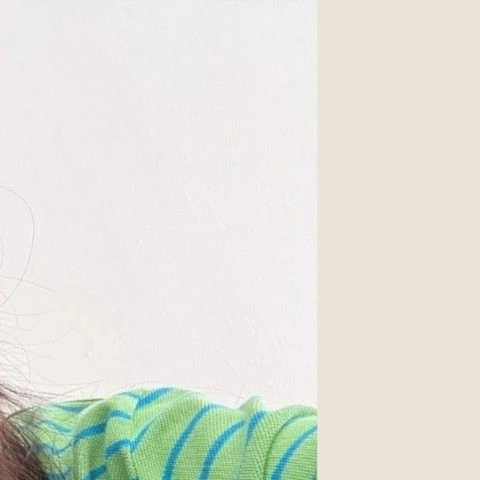 Popular photo full of fans’ love for Bona