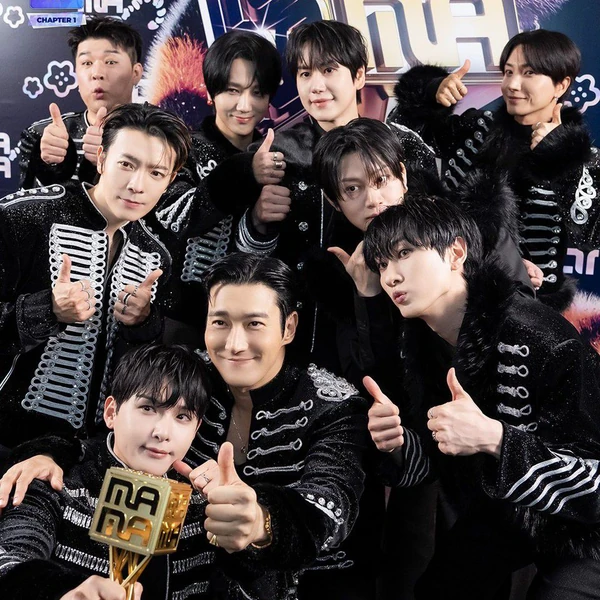 Popular photo full of fans’ love for Choi Siwon