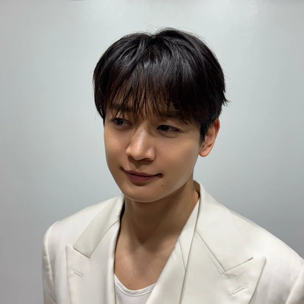 Popular photo full of fans’ love for Choi Minho