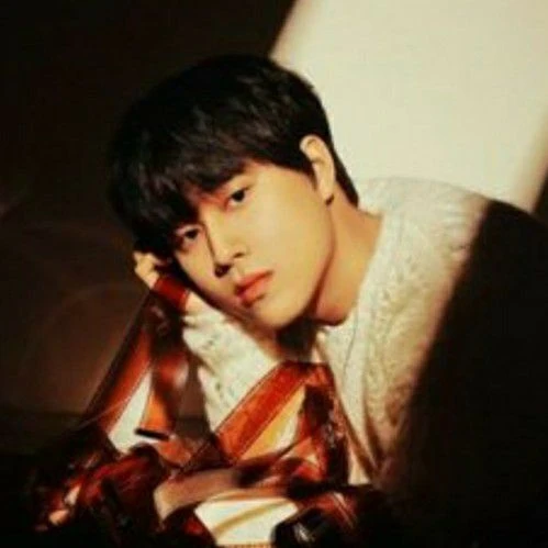 The most loved look of Lee Mujin today