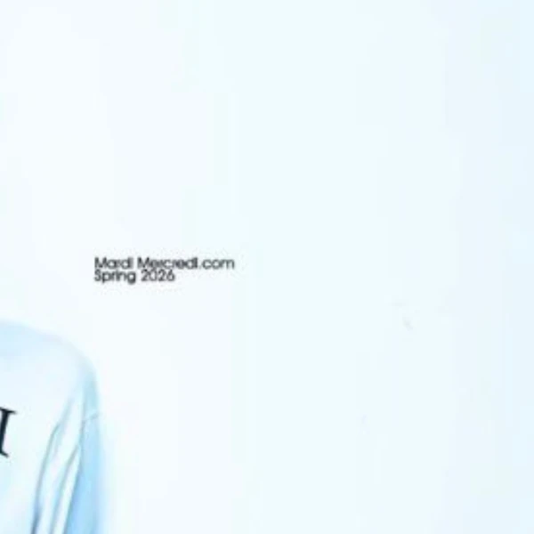 Foto populer Kim Goeun yang penuh cinta dari penggemar