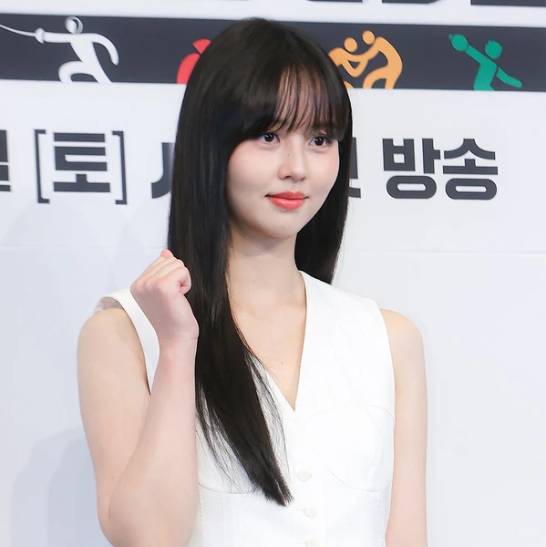 Penampilan Kim Sohyun yang paling disukai hari ini