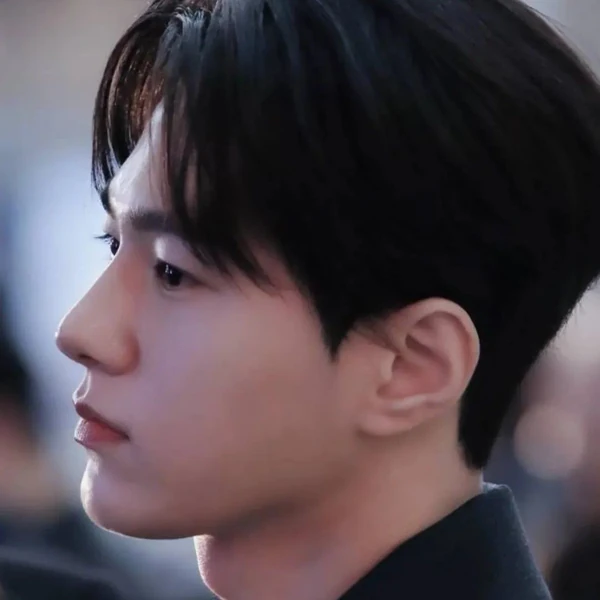 Top moment of Kim Myungsoo (L) chosen by fans