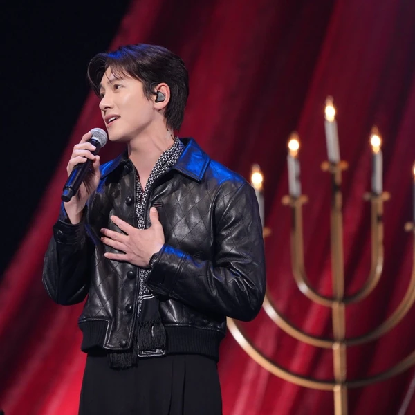 今天最受喜爱的池昌旭模样