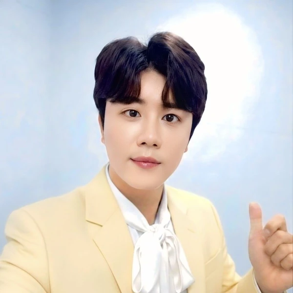 充滿粉絲愛的晉海成人氣照片