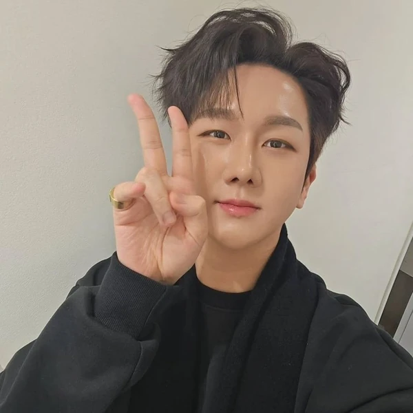 今天最受喜爱的金秀瓒模样