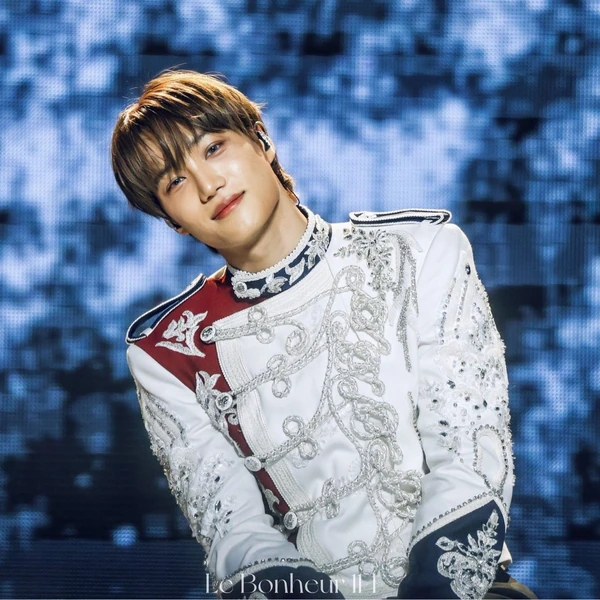 Popular photo full of fans’ love for KAI