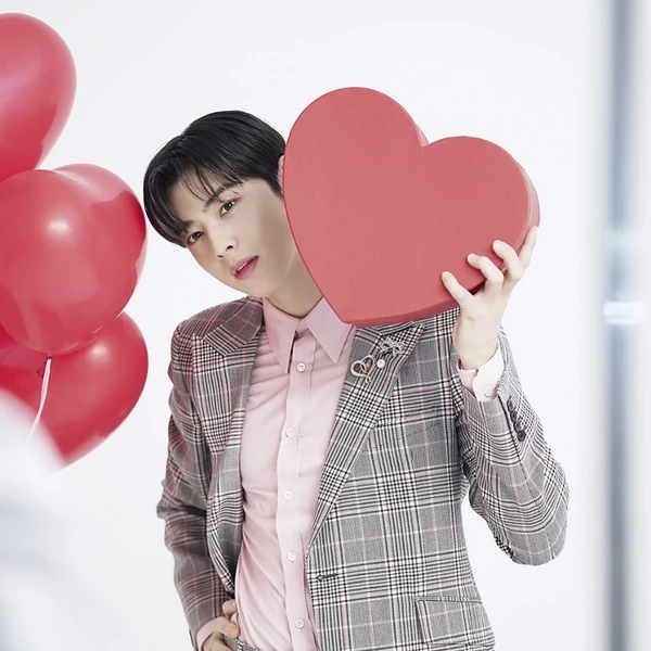 Foto populer Cha Eunwoo yang penuh cinta dari penggemar