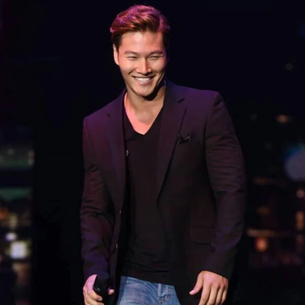 今天最受喜爱的金钟国模样