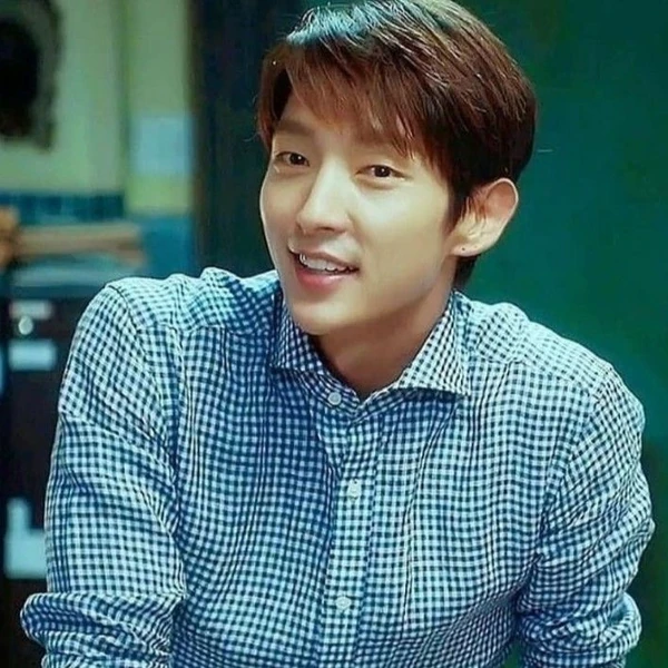 The most loved look of Lee Joongi today