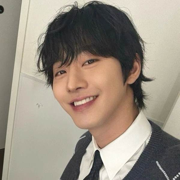 充滿粉絲愛的安孝燮人氣照片