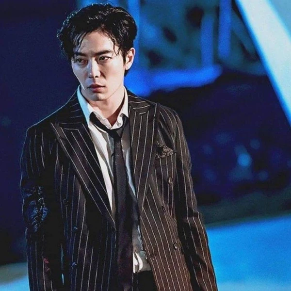 充满粉丝爱意的金材昱人气照片