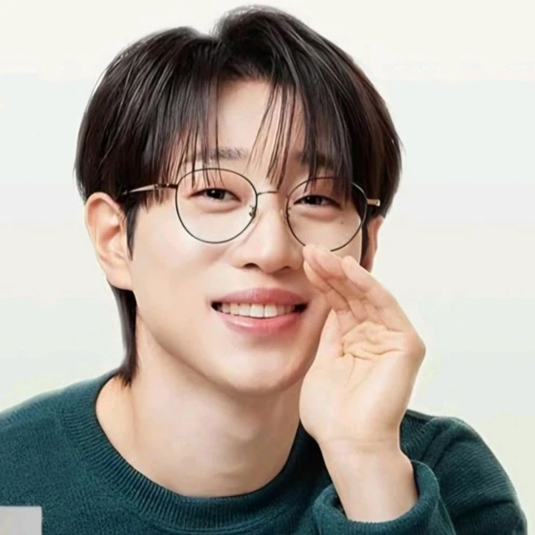 Popular photo full of fans’ love for An Sunghoon