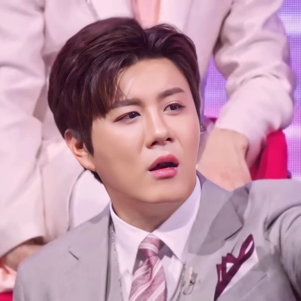 充满粉丝爱意的晋海成人气照片