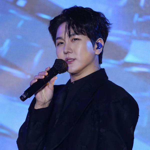 Foto populer Kim Soochan yang penuh cinta dari penggemar