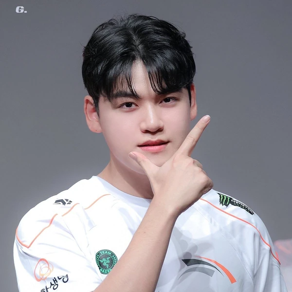 팬들이 사랑하는 구마유시의 인기 프로필 사진