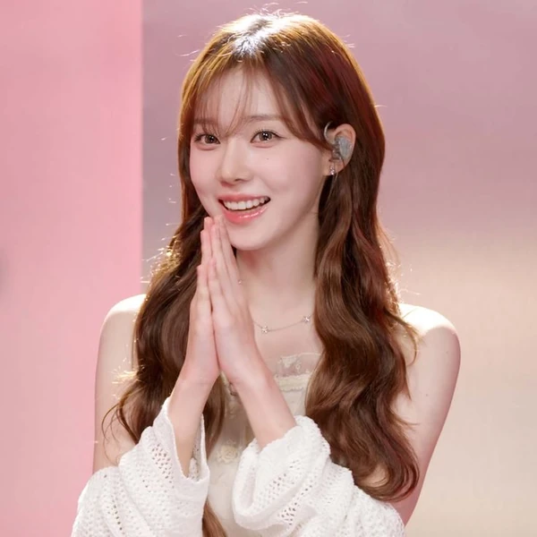 Popular photo full of fans’ love for Chun Woohee