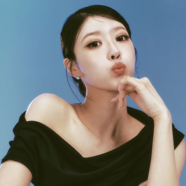 The most loved look of Lee Mijoo today