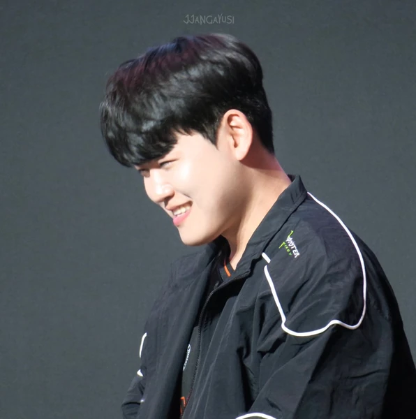 Representative photo of Gumayusi showing their charm