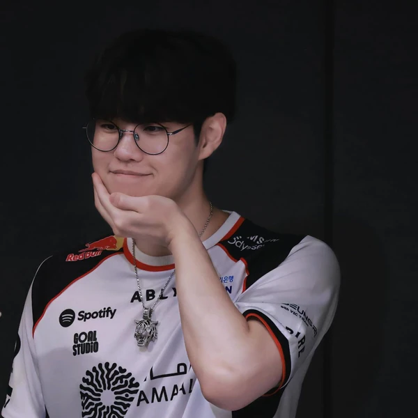 Foto profil terbaik Oner hari ini di Choeaedol Celeb