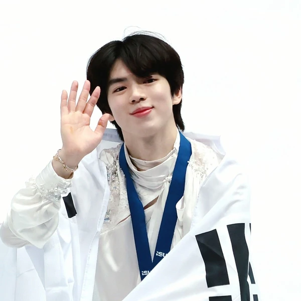 粉絲團打造的閃耀Cha Junhwan時刻