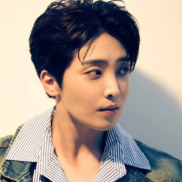 The most loved look of Hwang Yunsung today