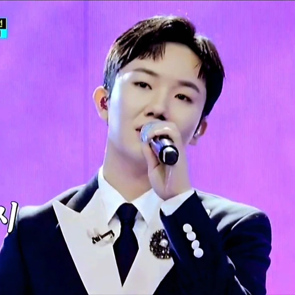 Popular photo full of fans’ love for Nam Seungmin