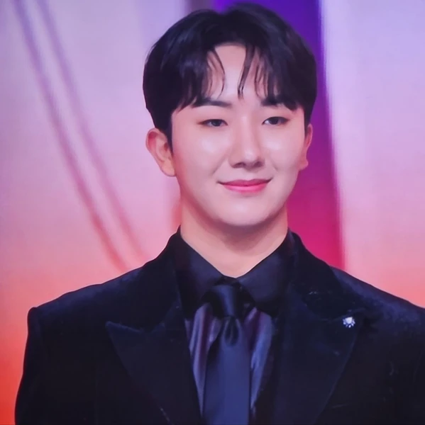 The most loved look of Nam Seungmin today