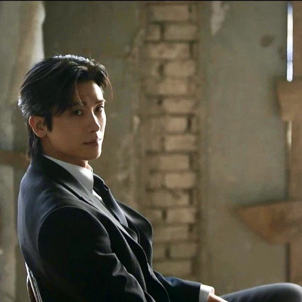 Popular photo full of fans’ love for Park Hyungsik