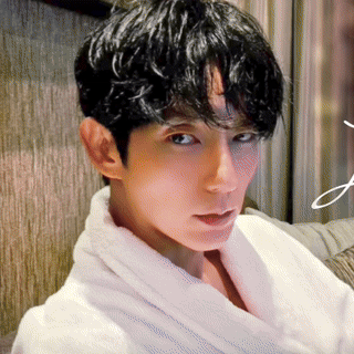 充滿粉絲愛的李準基人氣照片