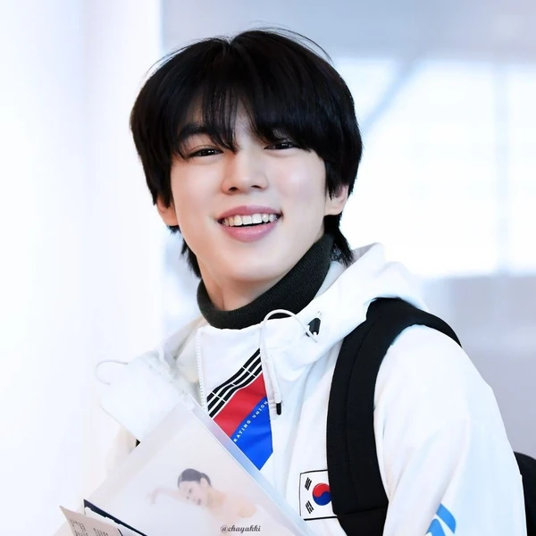 Momen gemilang Cha Junhwan yang dibuat oleh fandom