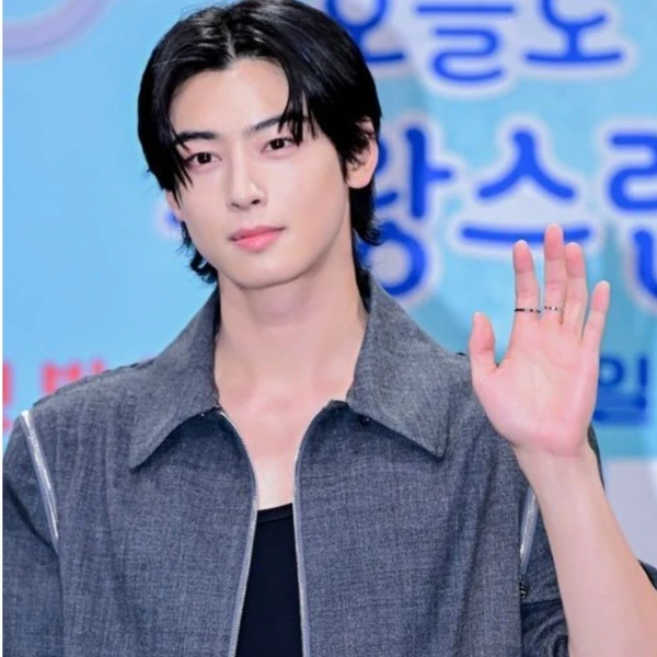 Momen terbaik Cha Eunwoo pilihan penggemar