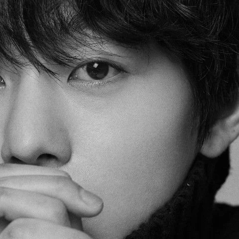 Foto populer Ahn Hyoseop yang penuh cinta dari penggemar