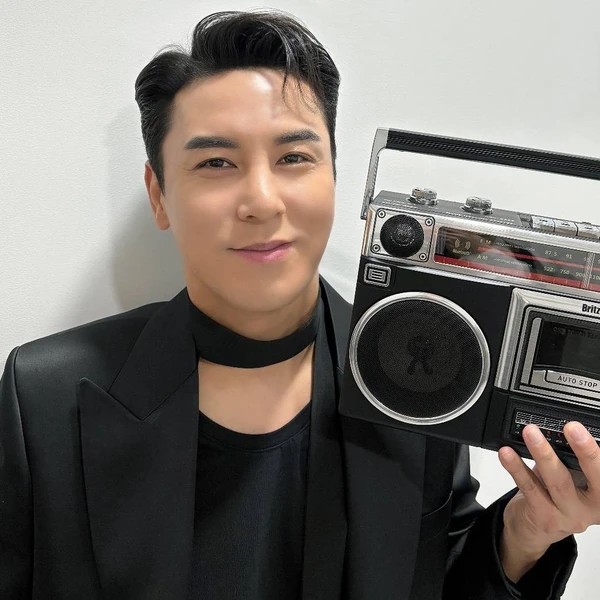 Foto populer Jang Minho yang penuh cinta dari penggemar