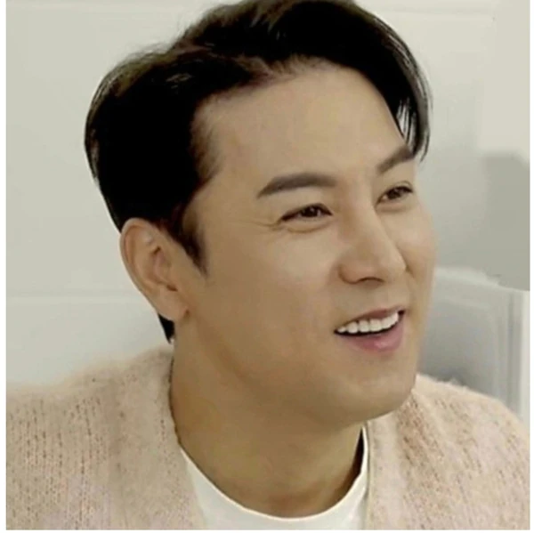 Foto populer Jang Minho yang penuh cinta dari penggemar