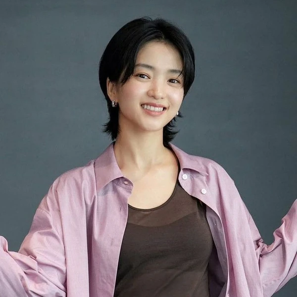 Popular photo full of fans’ love for Kim Taeri