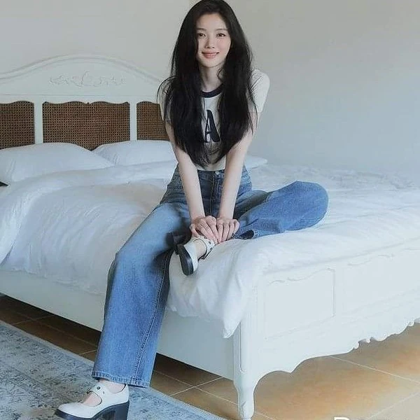 The most loved look of Kim Youjung today